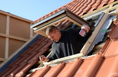Pose de fenêtres de toit Velux à Pomérols